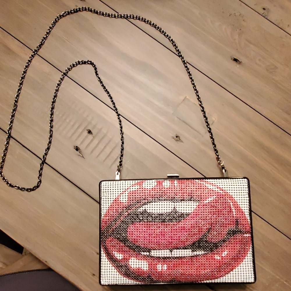 Handbag with some hot lips!